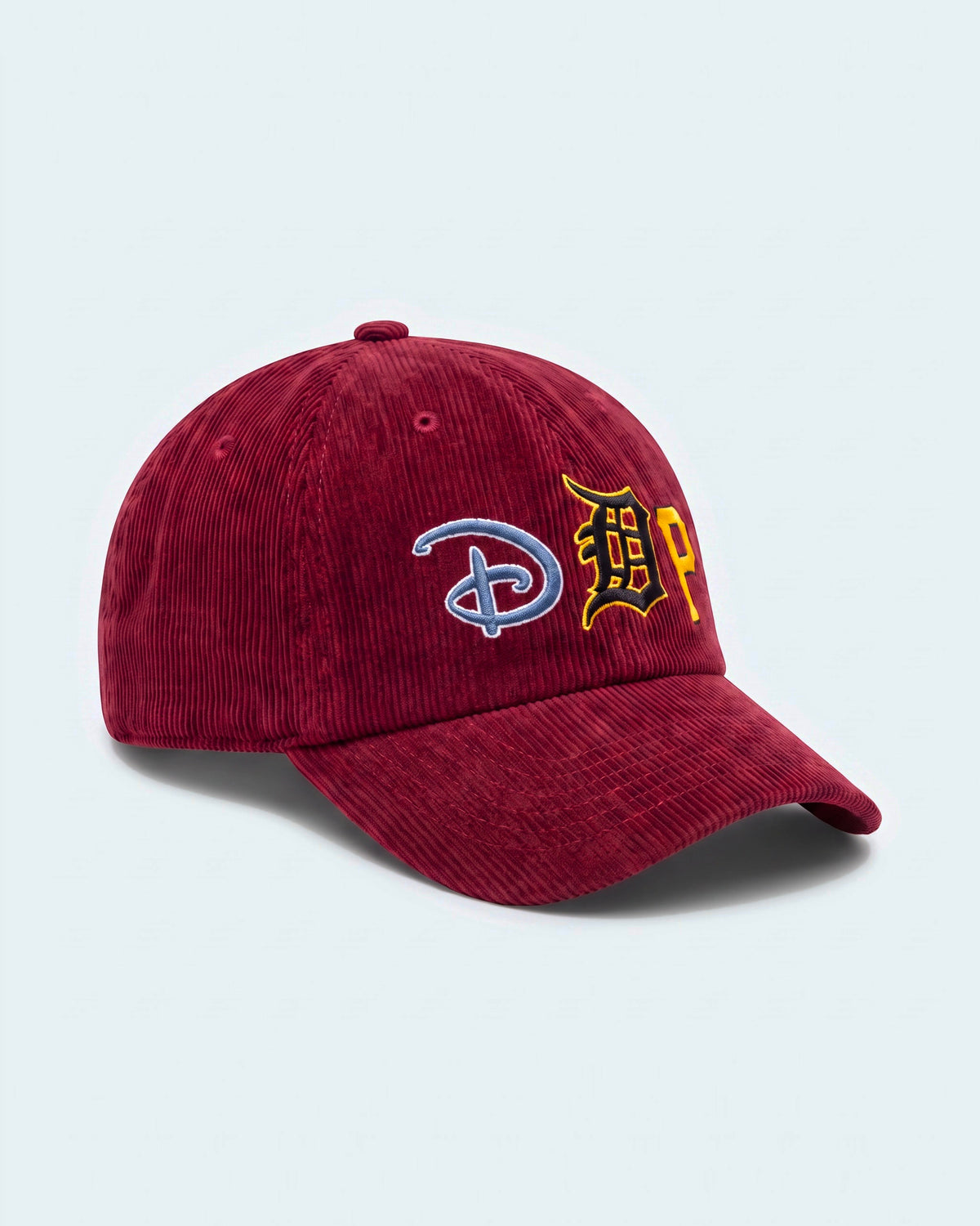 Casquette baseball DDP Fan Logo en velours côtelé – coloris Bordeaux – vue de trois quarts