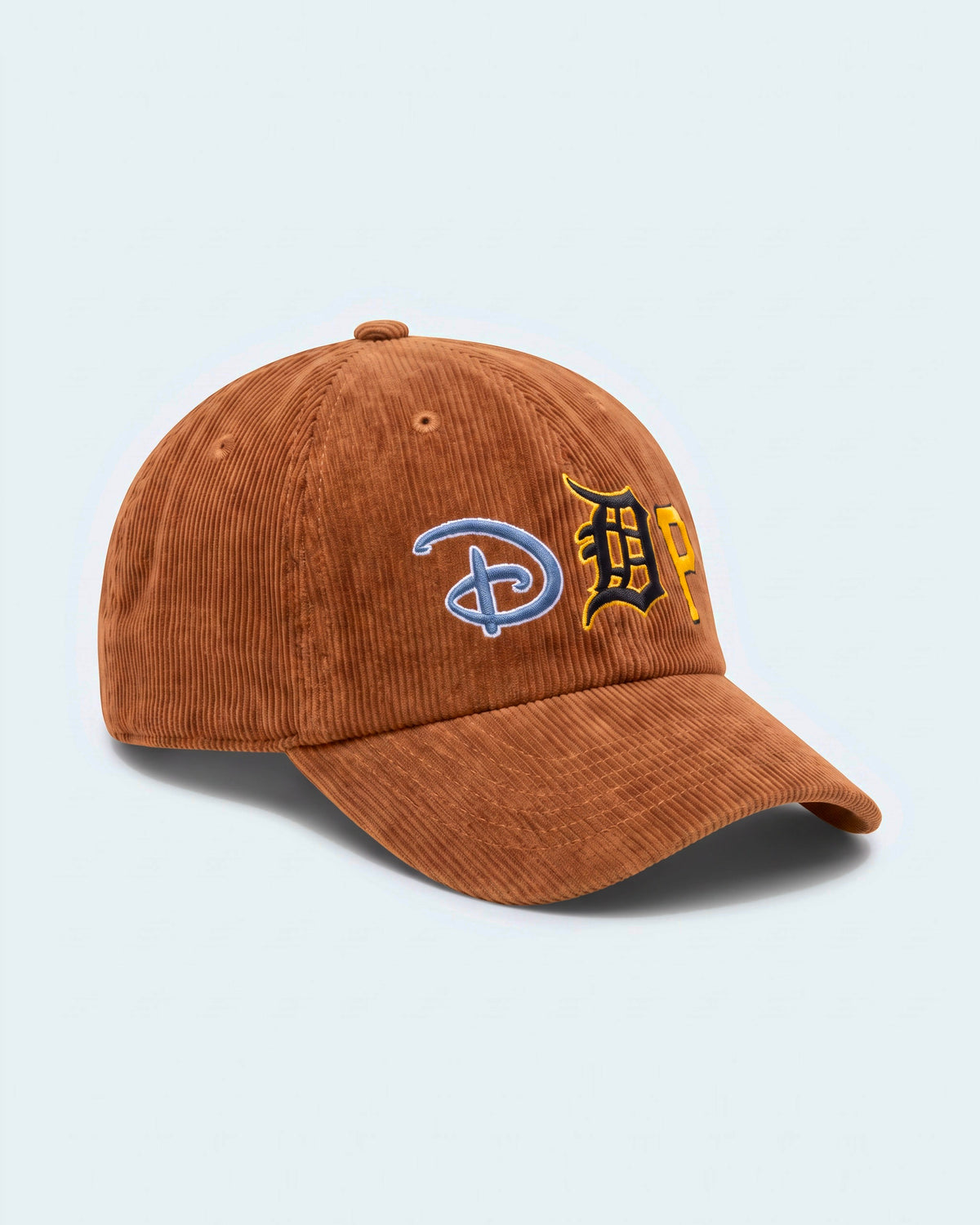 Casquette baseball DDP Fan Logo en velours côtelé – coloris Taupe – vue de trois quarts
