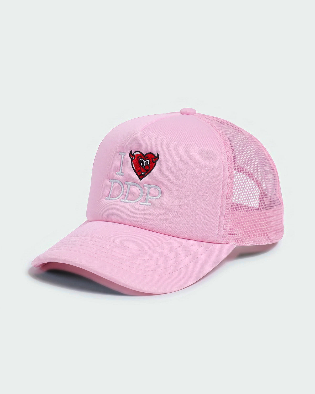 Casquette trucker DDP I Love DDP en mousse – coloris Rose Clair – vue de trois quarts