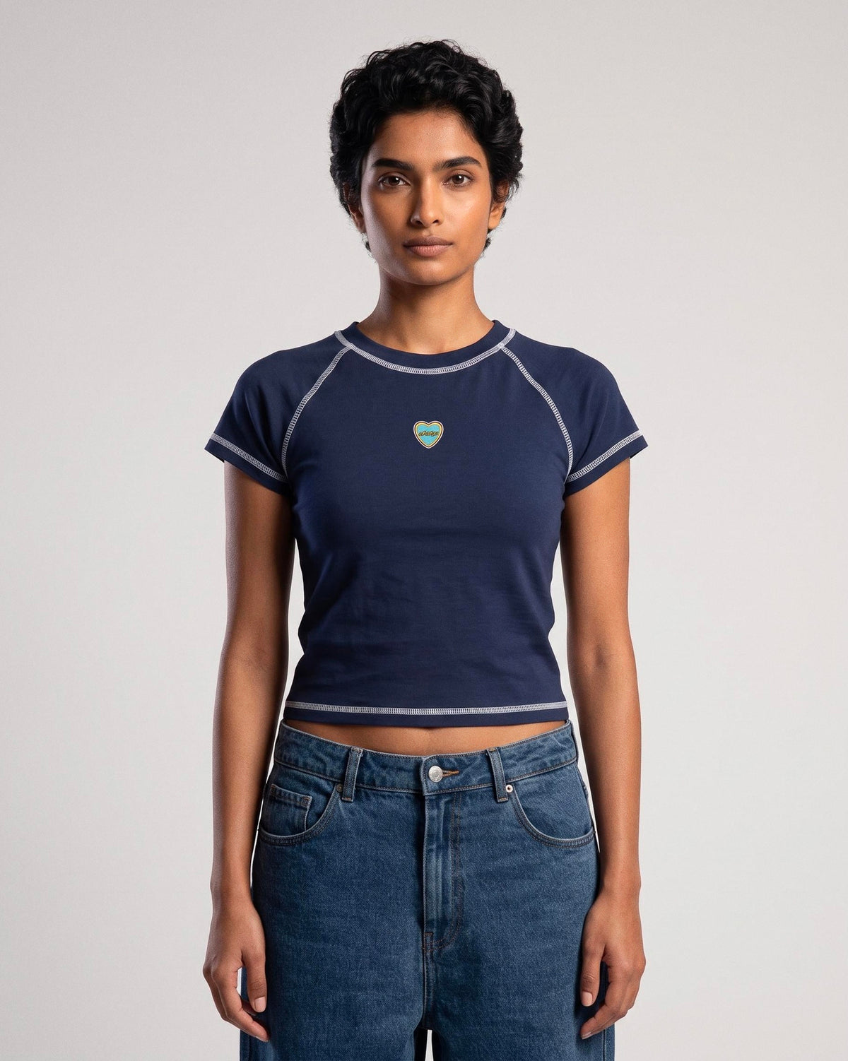 Baby Tee DDP Heart 95 3 Couleurs Bleu Marine – détail haut